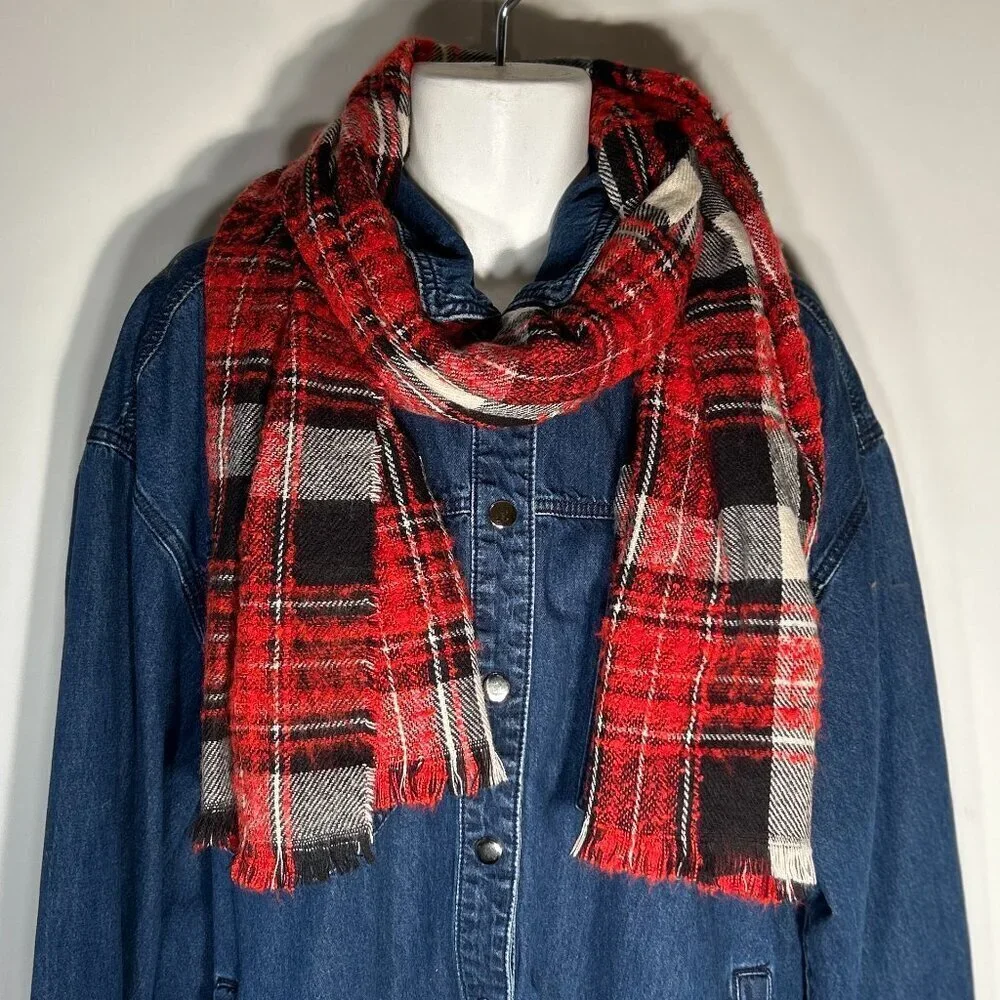 BCBGeneration Oversized Scarf Red Black Old $ Preppy Staple Academia Heritage